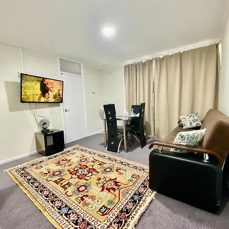 Spacious One Bedroom Apartment Edgeware Road Central London